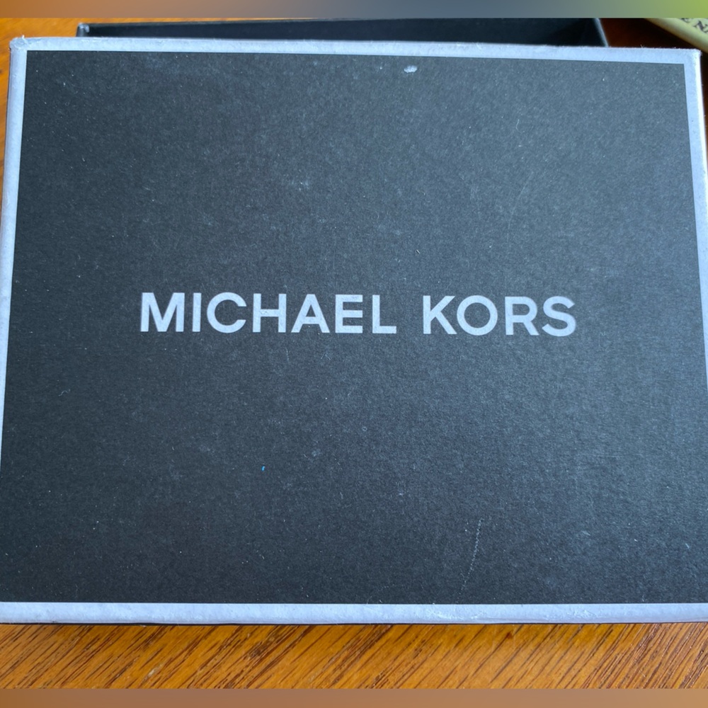 Michael Kors Men’s Brown Leather Russel Billfold Wallet. Style number 36T7LRUF6L - Picture 3 of 9